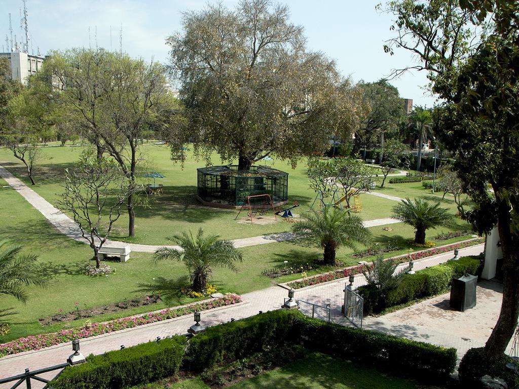 Avari Lahore Hotel Bagian luar foto